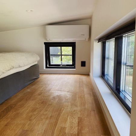 Guesthouse, Not Even A Minute Walk To The Ocean Kullavik ภายนอก รูปภาพ
