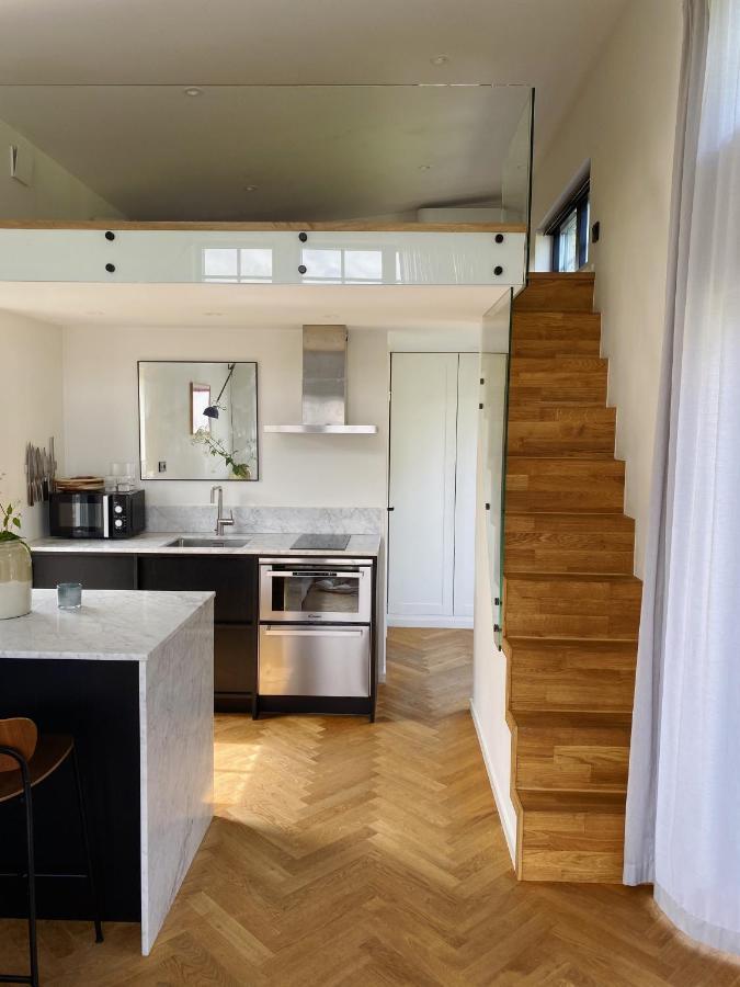 Guesthouse, Not Even A Minute Walk To The Ocean Kullavik ภายนอก รูปภาพ