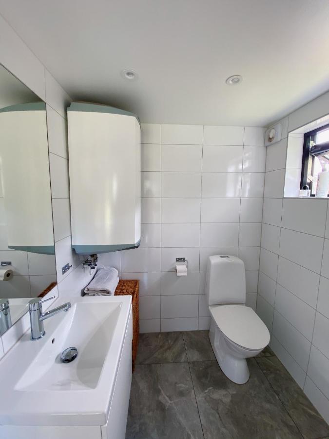 Guesthouse, Not Even A Minute Walk To The Ocean Kullavik ภายนอก รูปภาพ